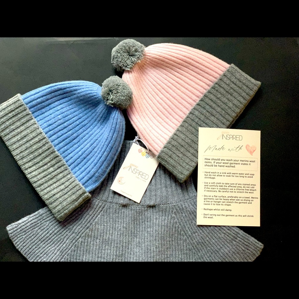 Toddlers kids pure merino wool knitting set hat and skarf. Warm knitting wear
